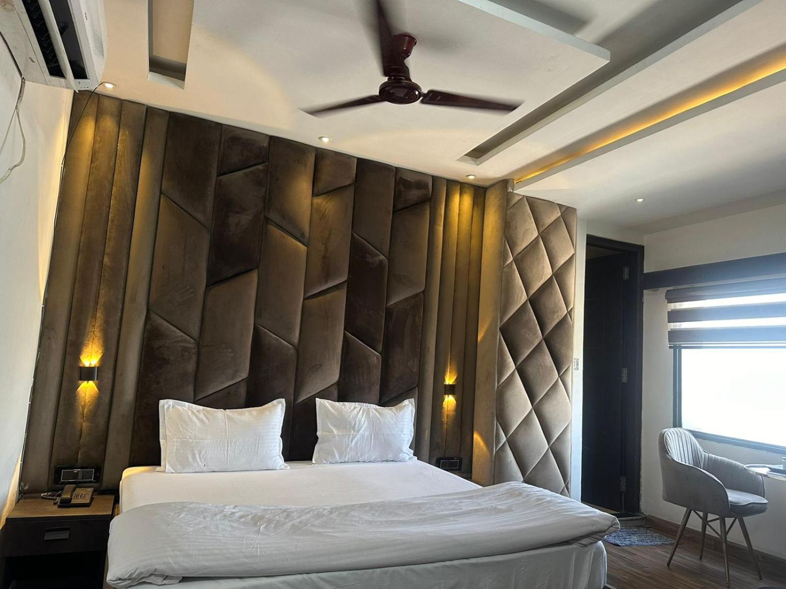 Hotel Kritika Greater Noida Extérieur photo