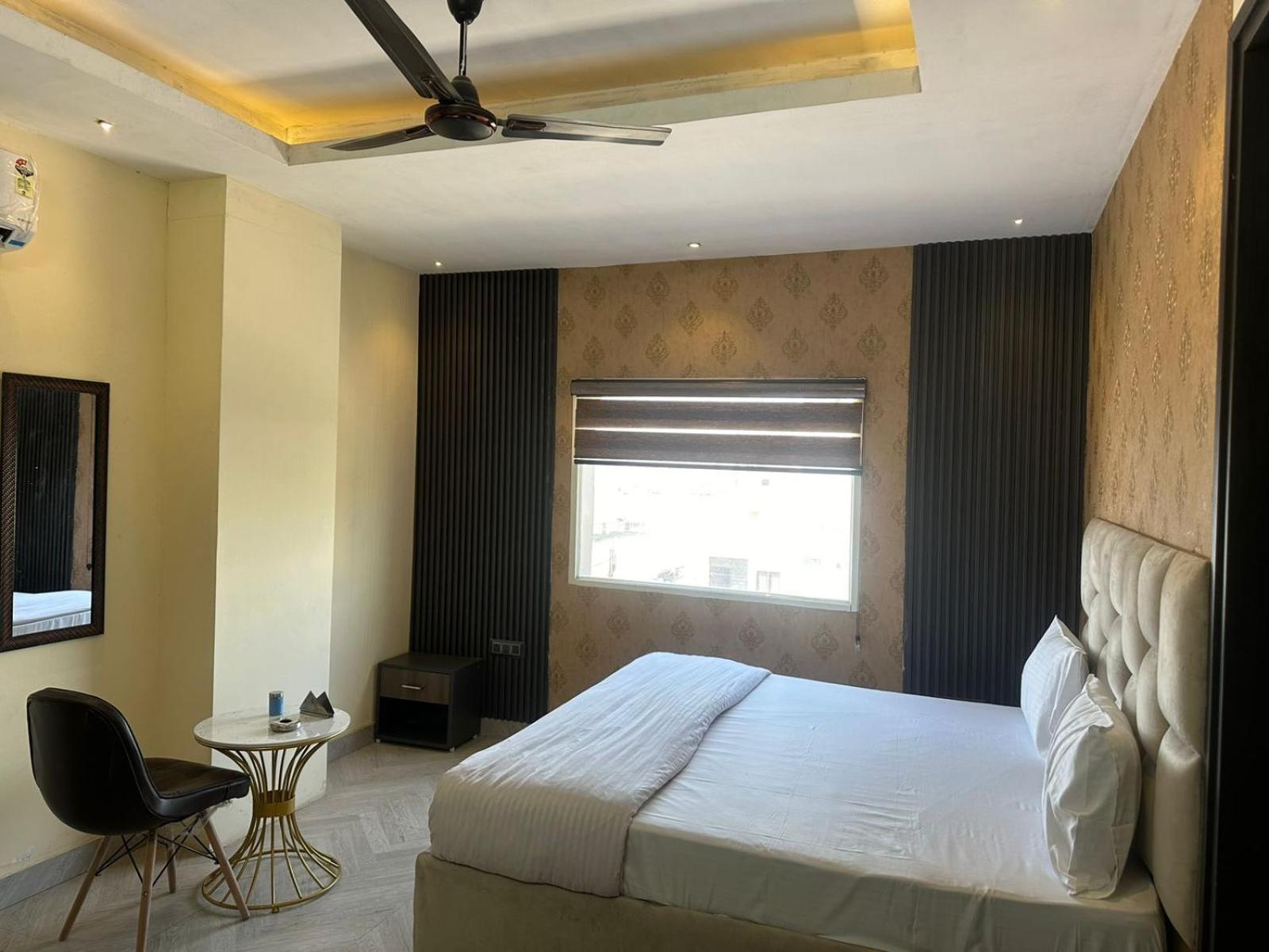 Hotel Kritika Greater Noida Extérieur photo