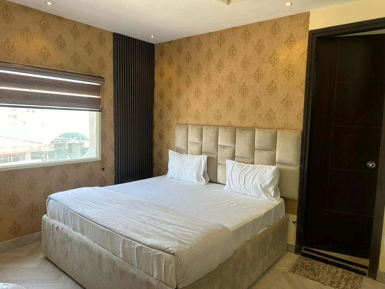 Hotel Kritika Greater Noida Extérieur photo
